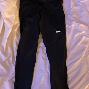 black nike capris